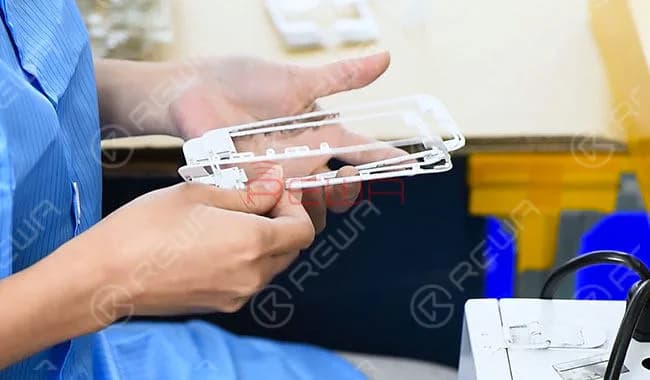 iPhone Aftermarket Glass Lens Factory Tour in China