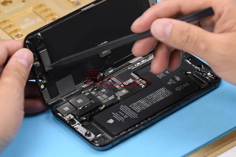 iPhone 11 Pro Teardown – REWA Exclusive Repair Tips