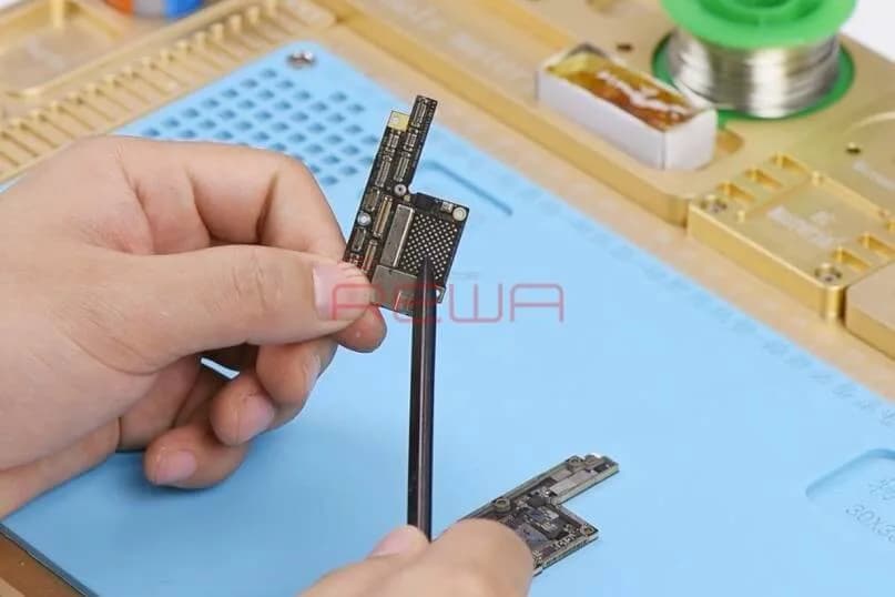 iPhone X Won’t Turn On? Fix it with Board Swap – Repair Case Study