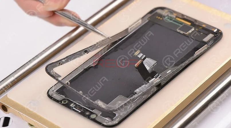 iPhone X/XS/XS Max Screen Refurbishing With Original Bezel Saved