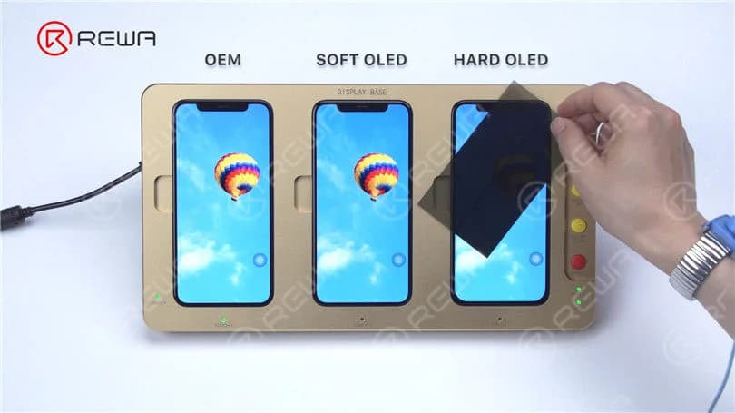 The last step is to test the polarizer. OEM and soft OLED perform well at all angles while hard OLED turns to black at 45 degrees.