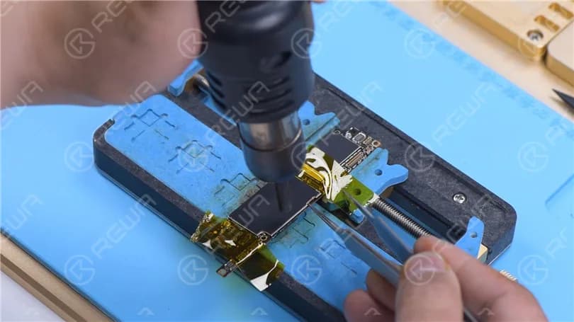 How to Fix an iPhone XR Stuck on Apple Logo