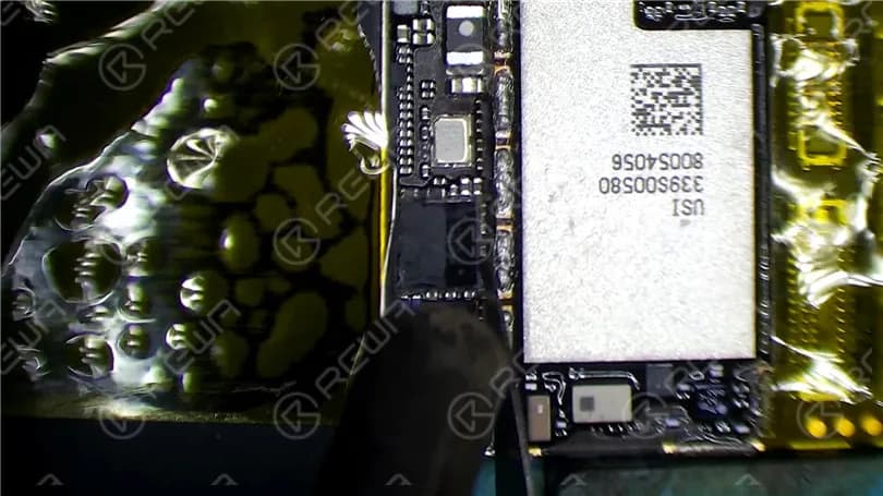 How to Fix an iPhone XR Stuck on Apple Logo