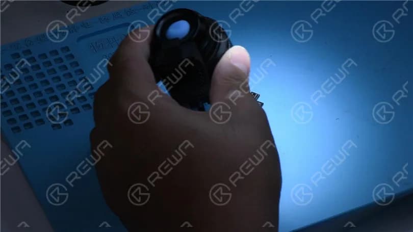 El iPhone X se bloquea después de introducir la contraseña.
