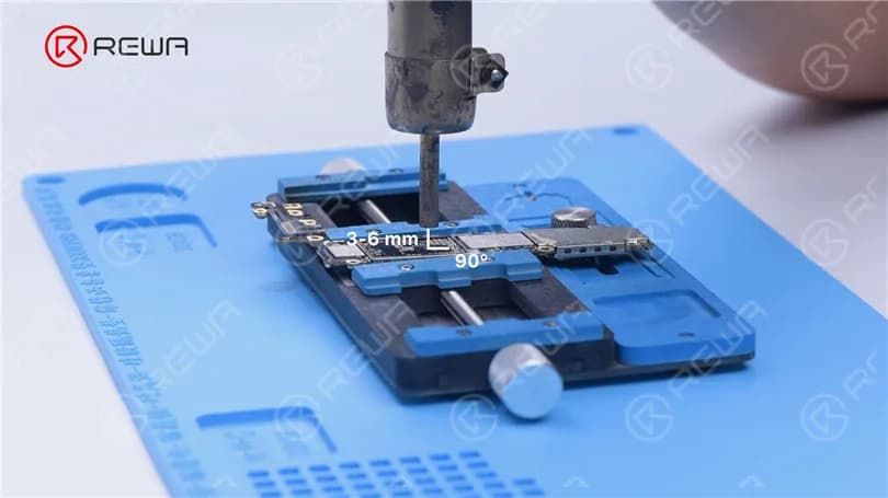 How to Use a Hot Air Gun – iPhone Motherboard Repair Tips