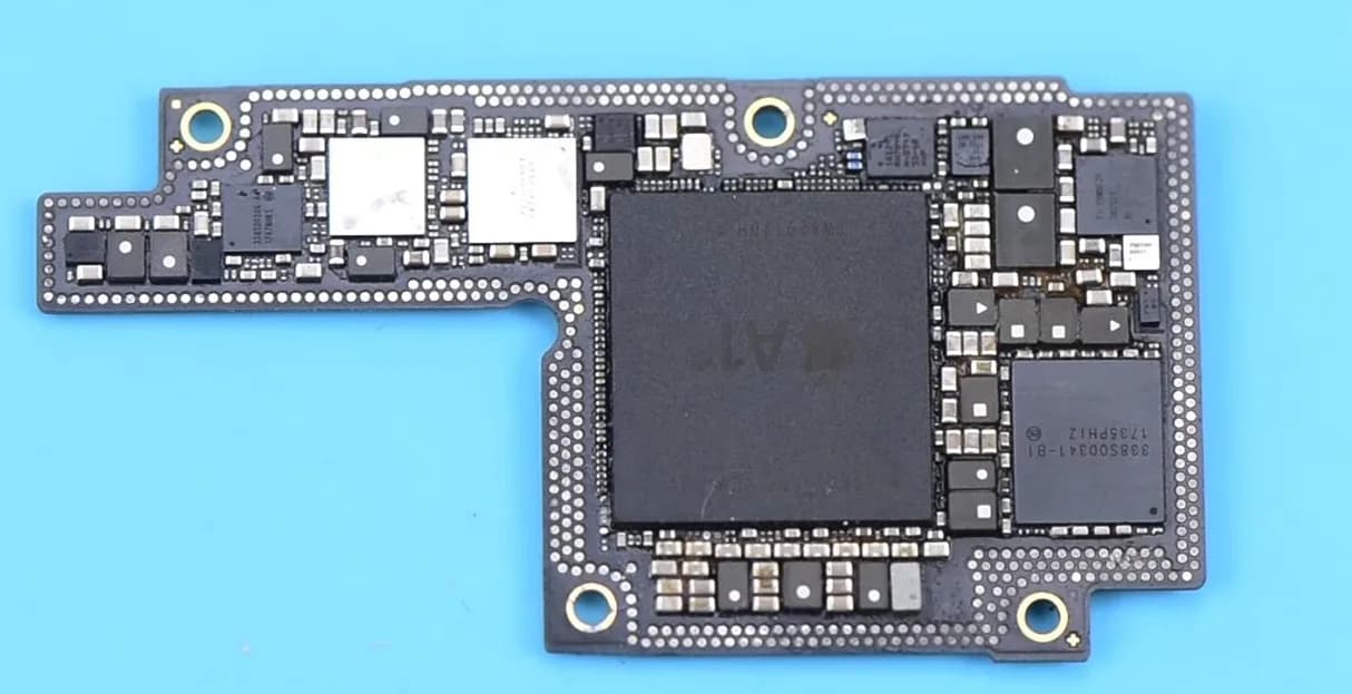 Mastering Desoldering &amp; Soldering of iPhone X PMU