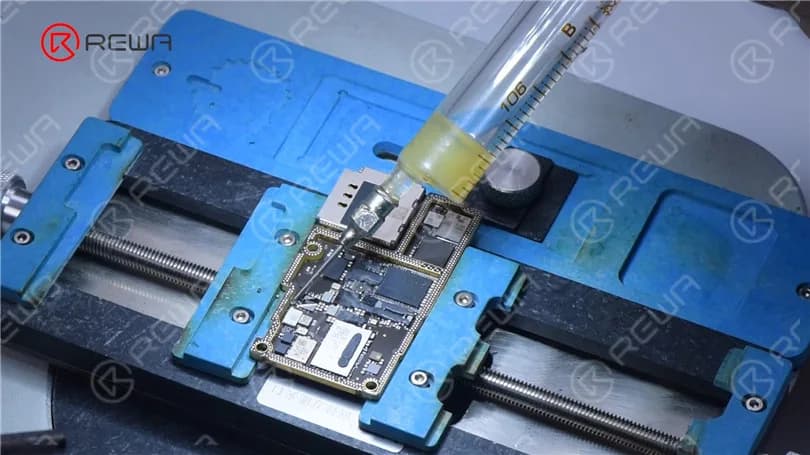 Fix iPhone 11 Pro Max Won’t Turn On with LINCSEEK Infrared Thermal Camera