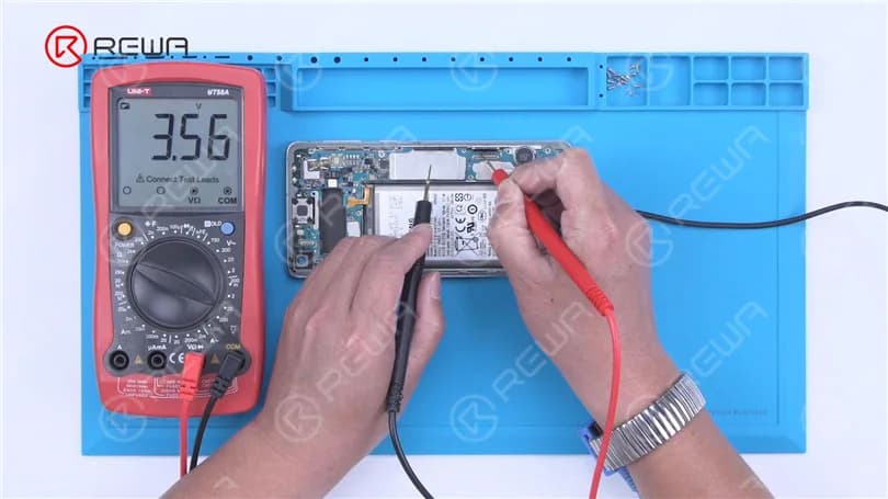 output voltage of the power IC