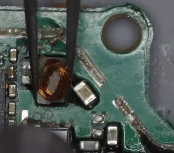 remove damaged capacitor