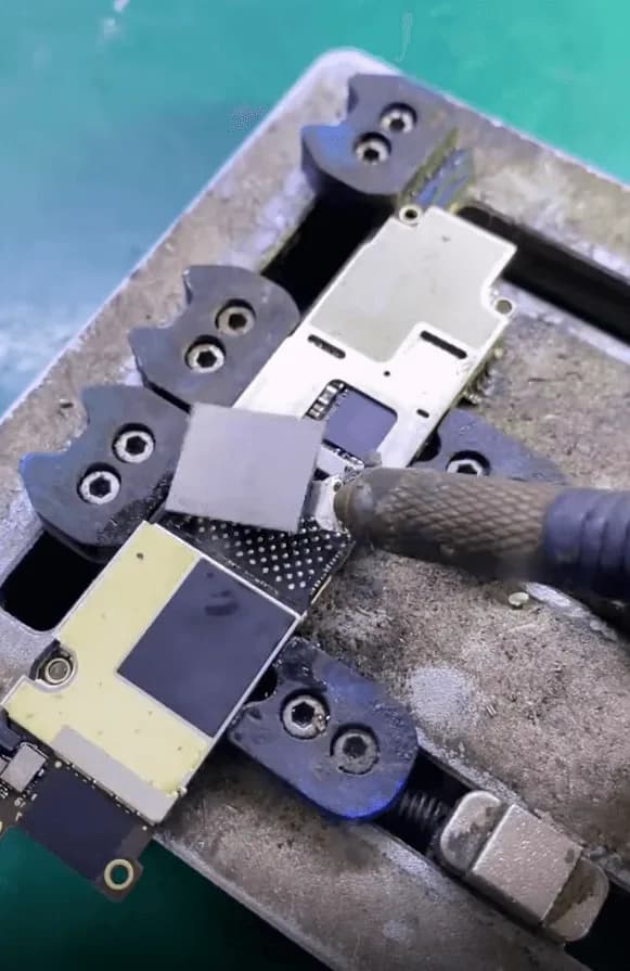 chip NAND del iPhone