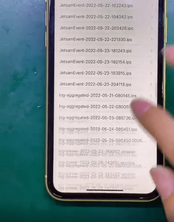Los registros de errores del iPhone XR se reinician continuamente.