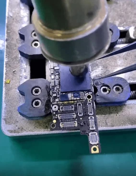 Lógica EEPROM del iPhone