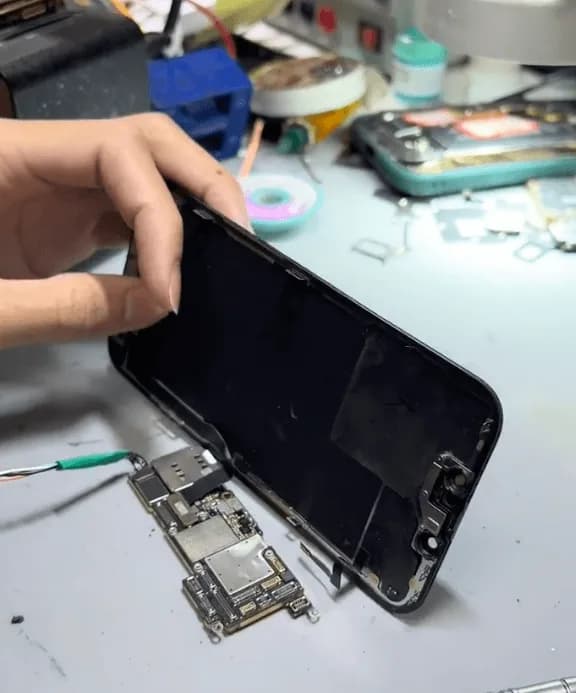 iphone 13 pro no display