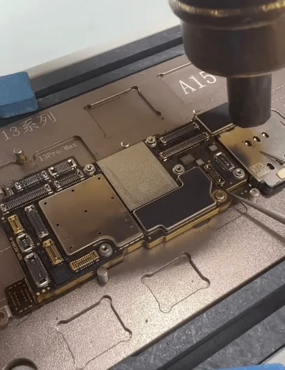 separate iphone 13 pro Hauptplatine
