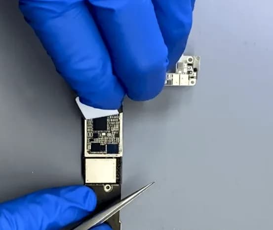 remove iphone 7 protective sticker
