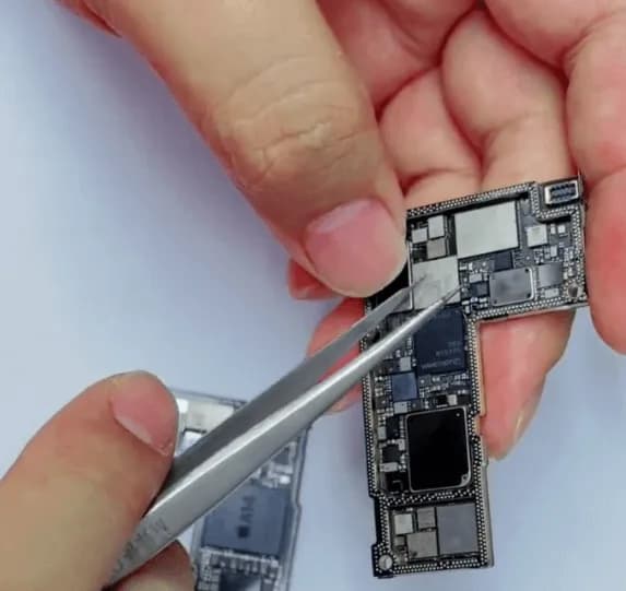 iPhone Mainboard-Reparatur