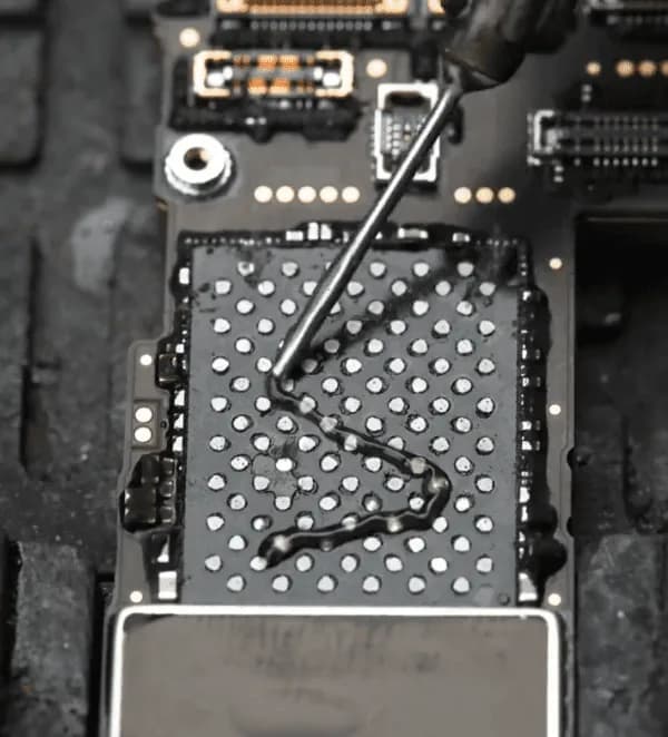 apply solder paste flux