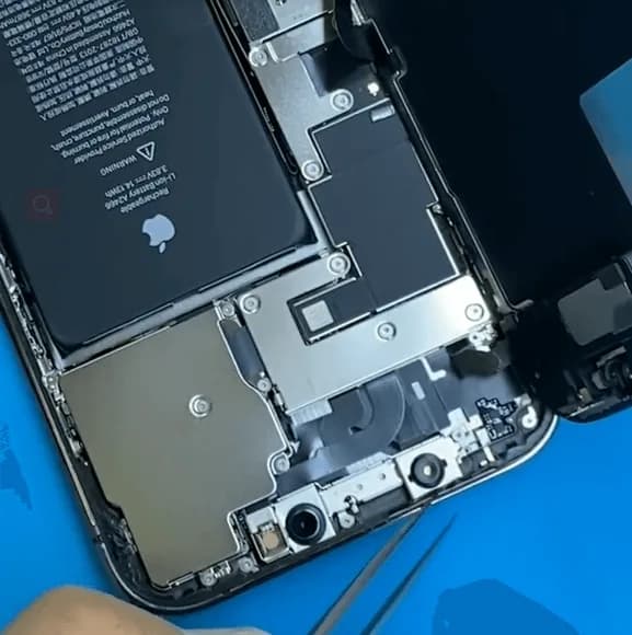 iPhone 12 Pro Max Bildschirm entfernen