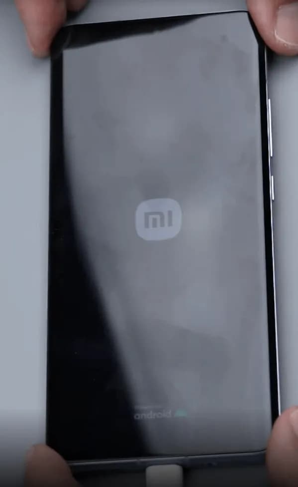 Reparación del Xiaomi Mi 12 partido por la mitad