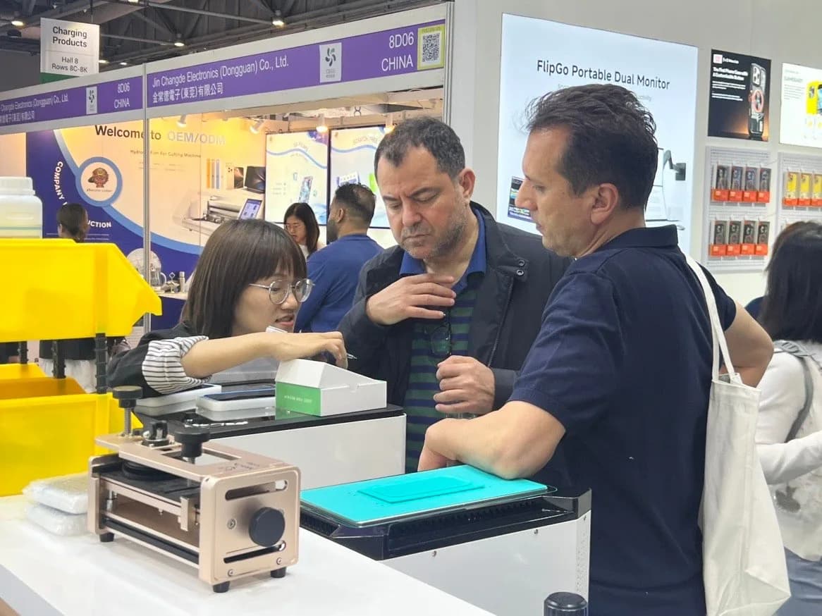 rewa at global sources  mobile electronics show in hong kong
