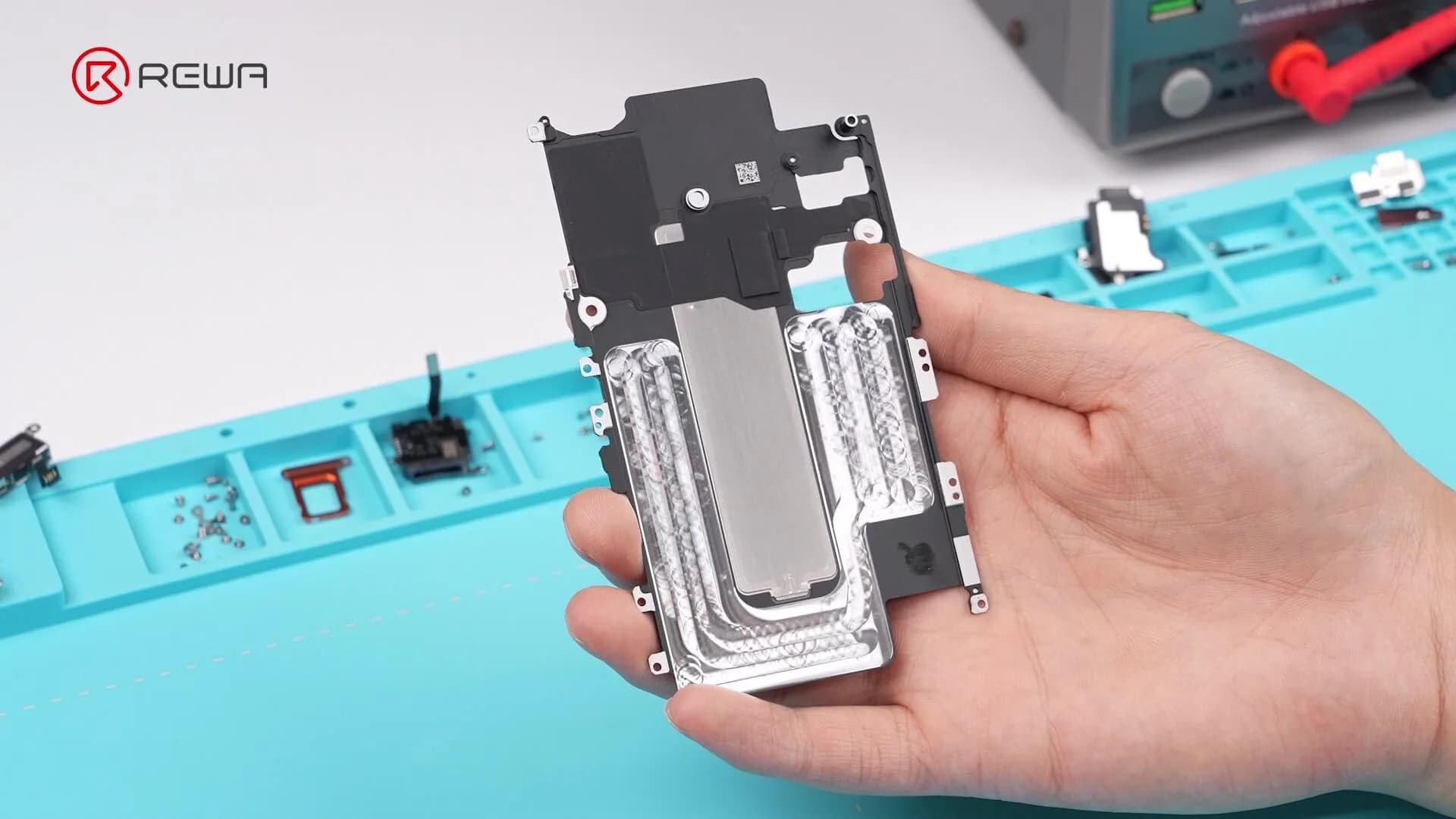 iphone 17 pro mittlerer Rahmen