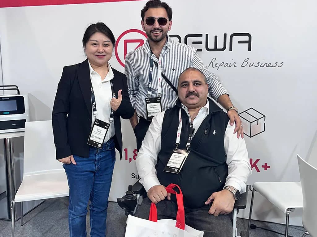 rewa team with visitors