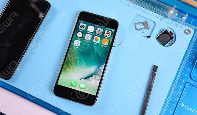 Replace with a new screen and power up again. iPhone boots and works normally.