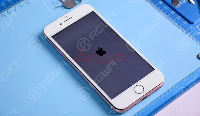 Assemble the phone and test. The phone boots normally with screen display—fault cleared