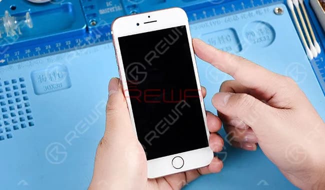 iPhone 7 Black Screen Repair - Logic Board Solution Power key power up, the phone shows no response.