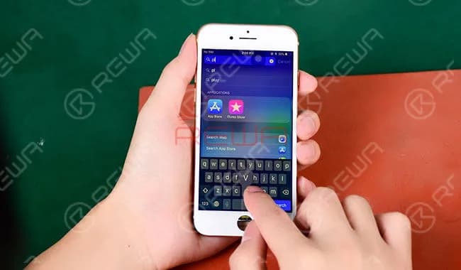 iPhone 8 Broken LCD Screen Refurbishing