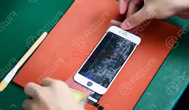 iPhone 8 Broken LCD Screen Refurbishing