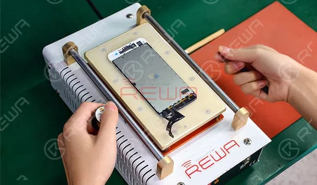 iPhone 8 Broken LCD Screen Refurbishing