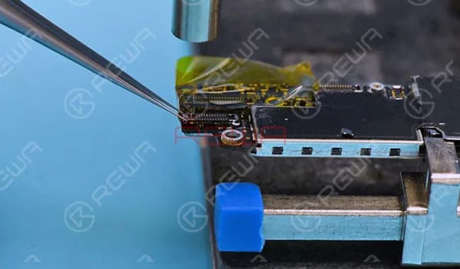 How To Fix iPhone 8 Stuck on Apple Logo