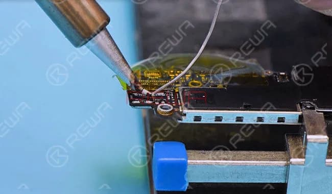 How To Fix iPhone 8 Stuck on Apple Logo