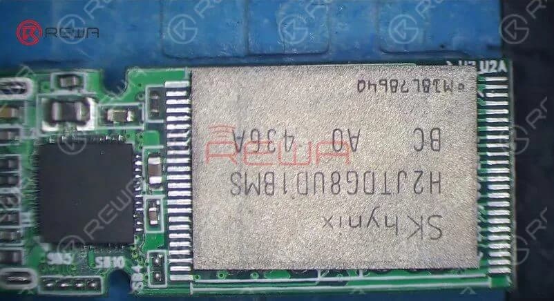 Attach the bare USB flash drive PCB to the PCB Holder. The PCB has been tinned with solder so we can skip the NAND flash chip reballing process.