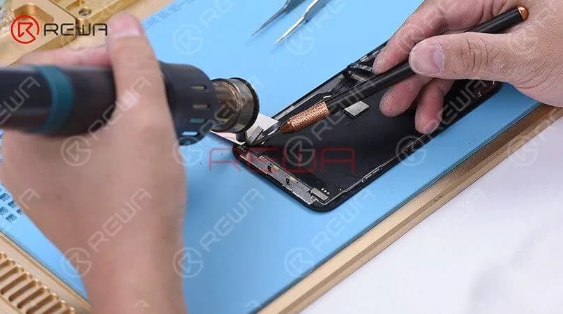 Solder the former touch module onto the replacement screen