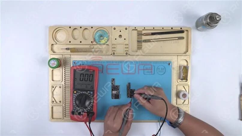 Run diode mode measurement of the J5700 pin 35 on the logic board. The diode value is 0. It indicates that the main power supply line PP_VDD_MAIN of the logic board is short-circuited.