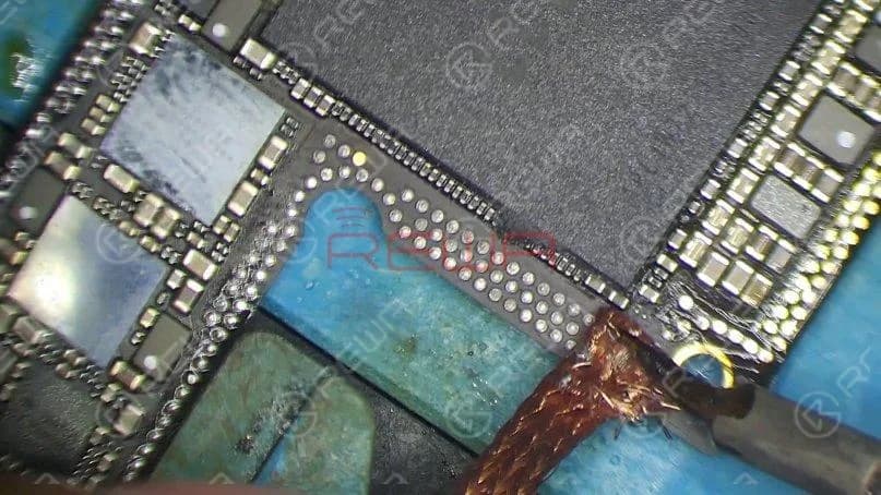 Now we need to attach the upper layer and the lower layer to the testing fixture and test. Firstly, clean the bonding pad.