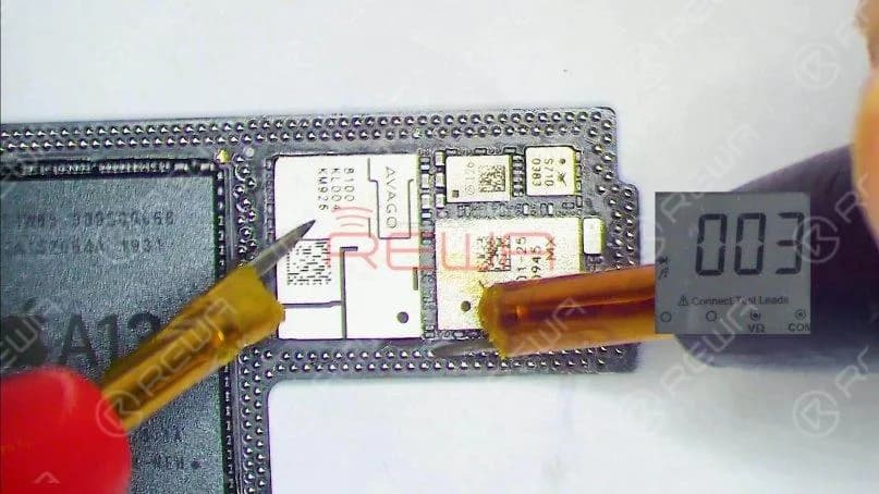 Effectuez une mesure en mode diode des plots de signal sur la couche centrale de la carte logique. Lors de la mesure de la broche 131, la valeur de la diode est de 003. La valeur normale devrait être d'environ 400.