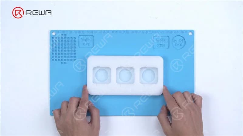Get the special mold for Apple Watch. The mold can grind and polish three watches at the same time.