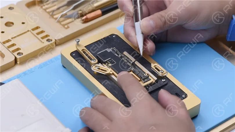 Fix iPhone XS No Service