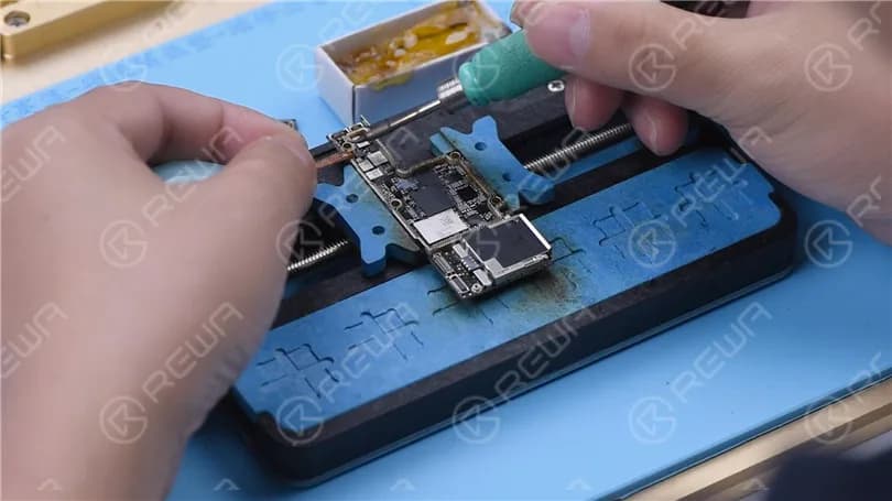 Fix iPhone XS No Service