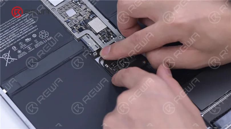 Fix iPad Pro Not Turning On By Replacing Connectors