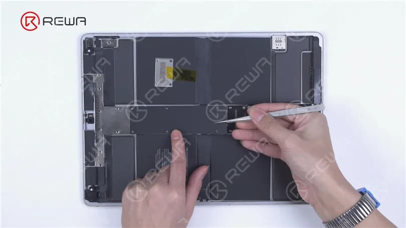 Fix iPad Pro Not Turning On By Replacing Connectors
