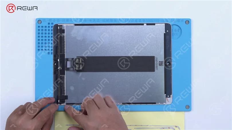 How to Fix an iPad Pro that Won't Turn On - Short Circuit Detected by Rosin Dispenser