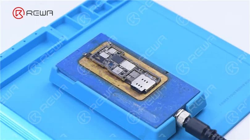 iPhone 13 Pro Motherboard Separation - Die heißeste CPU?