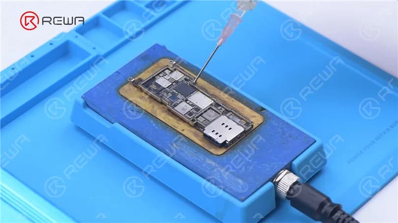 iPhone 13 Pro Motherboard Separation - Die heißeste CPU?