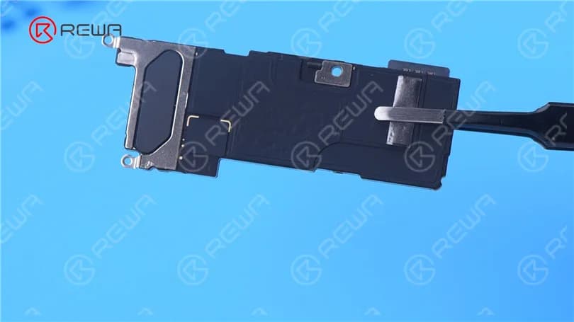 iPhone 13 Pro Motherboard Separation - Die heißeste CPU?