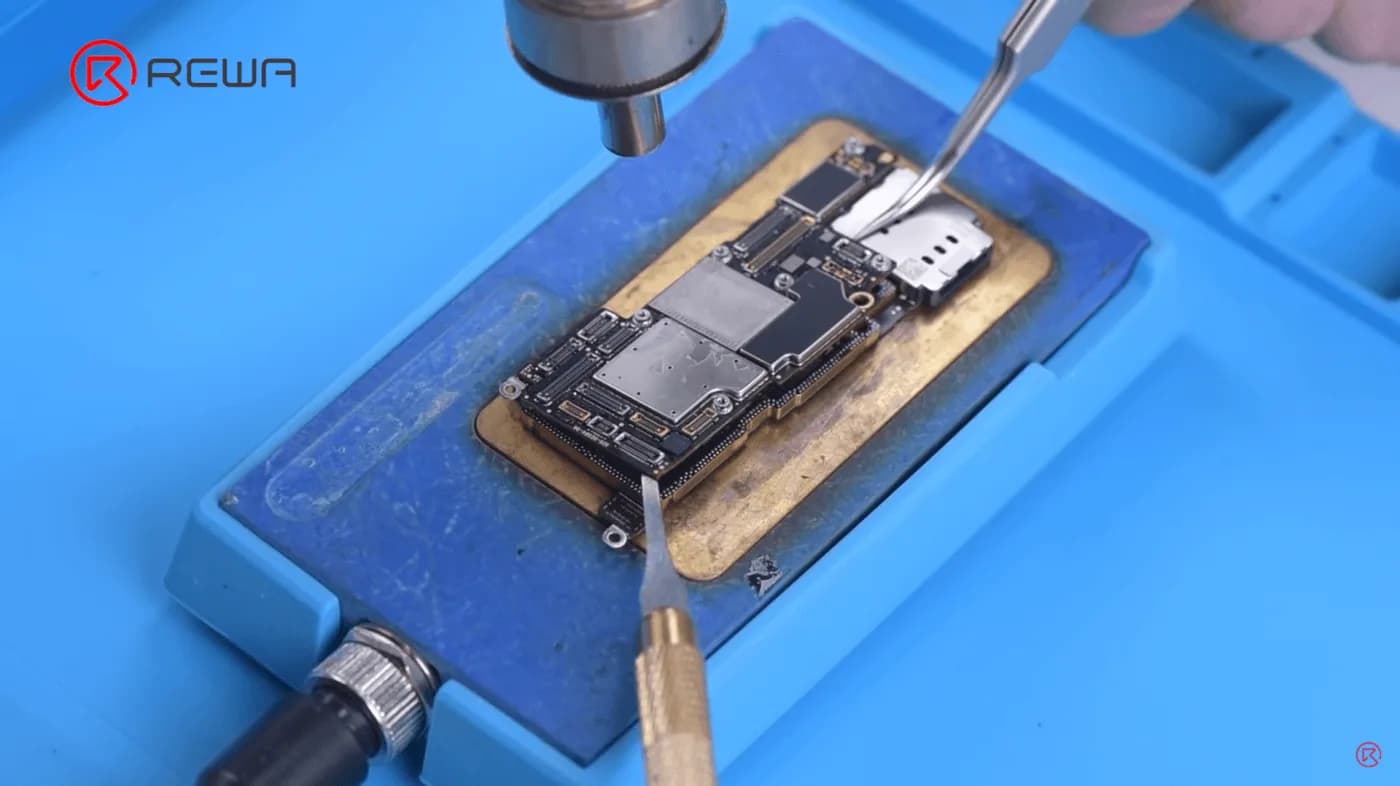 iPhone 13 does Not Turn On