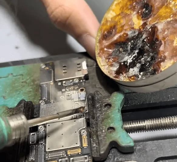 apply rosin iphone 13 pro motherboard